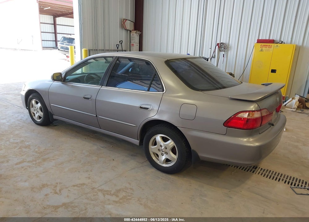2000 HONDA ACCORD 3.0 EX VIN: 1HGCG1655YA056248