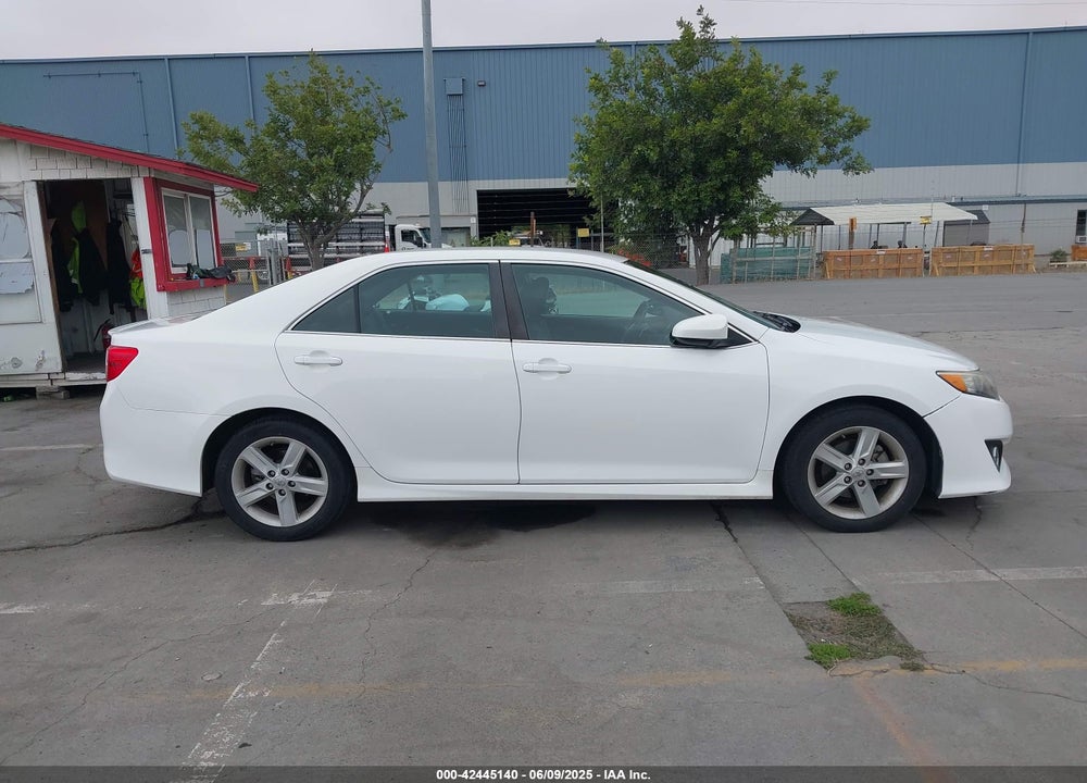 2014 TOYOTA CAMRY SE VIN: 4T1BF1FK3EU339370