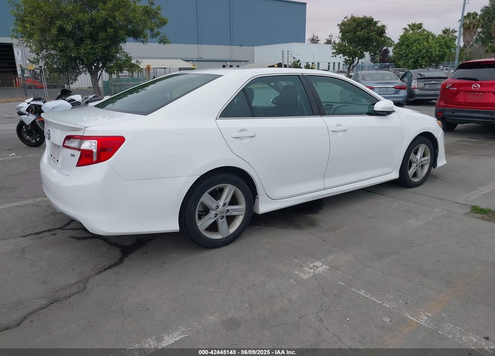 2014 TOYOTA CAMRY SE VIN: 4T1BF1FK3EU339370