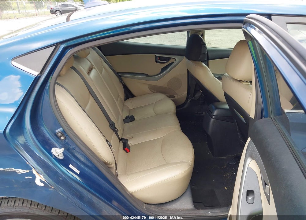 2014 HYUNDAI ELANTRA VIN: KMHDH4AH3EU051204