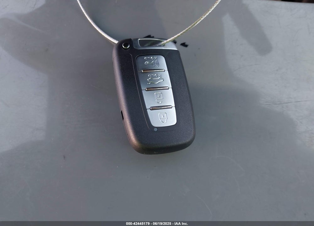 2014 HYUNDAI ELANTRA VIN: KMHDH4AH3EU051204