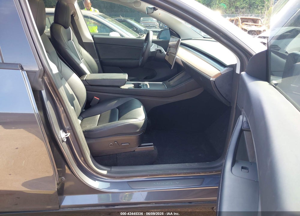 2021 TESLA MODEL Y VIN: 5YJYGAEE7MF146315