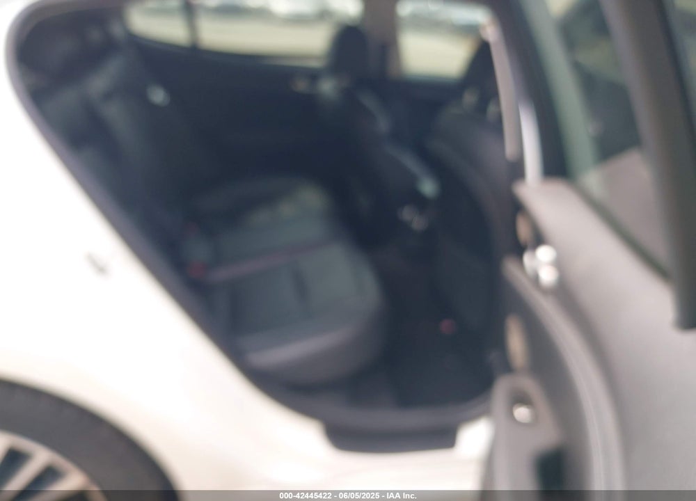 2018 KIA STINGER VIN: KNAE25LAXJ6015022