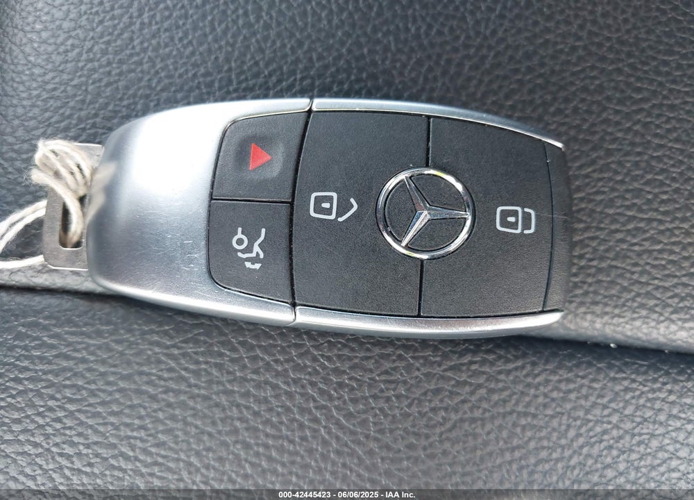 2020 MERCEDES-BENZ GLB-CLASS VIN: WDC4M4GB2LW007418