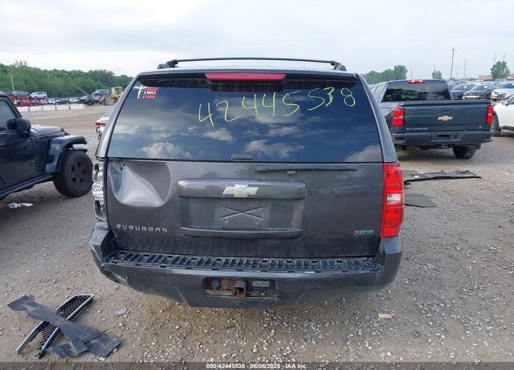 2010 CHEVROLET SUBURBAN 1500 VIN: 1GNUKHE32AR226865