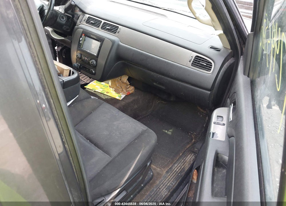 2010 CHEVROLET SUBURBAN 1500 VIN: 1GNUKHE32AR226865