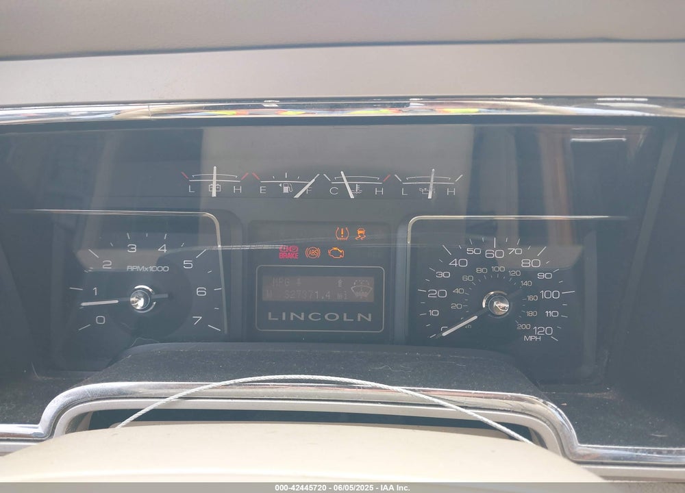 2009 LINCOLN NAVIGATOR VIN: 5LMFU28589EJ01743