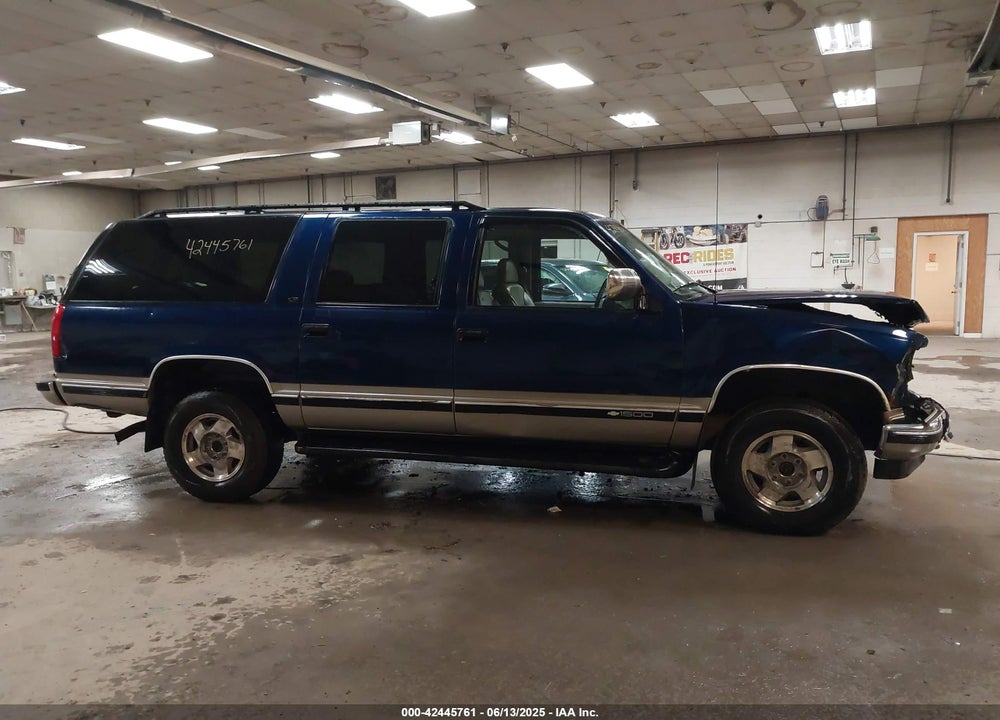 1999 CHEVROLET SUBURBAN 1500 LT VIN: 3GNFK16R5XG260732