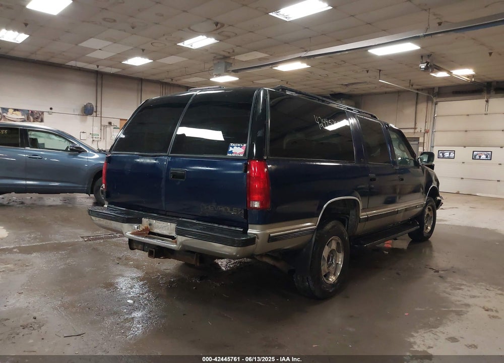 1999 CHEVROLET SUBURBAN 1500 LT VIN: 3GNFK16R5XG260732