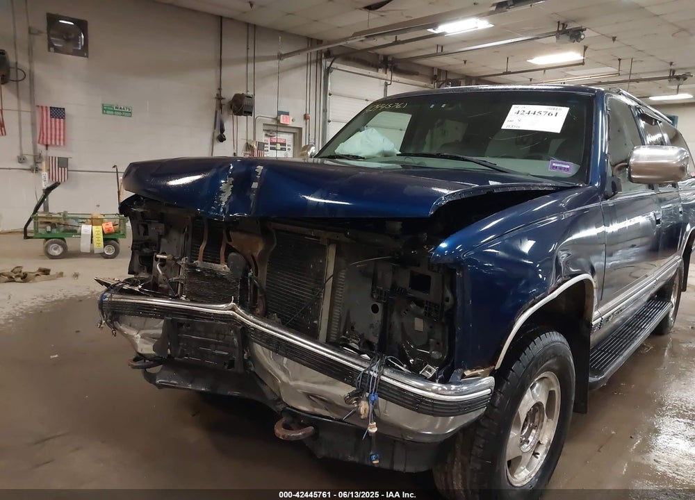 1999 CHEVROLET SUBURBAN 1500 LT VIN: 3GNFK16R5XG260732