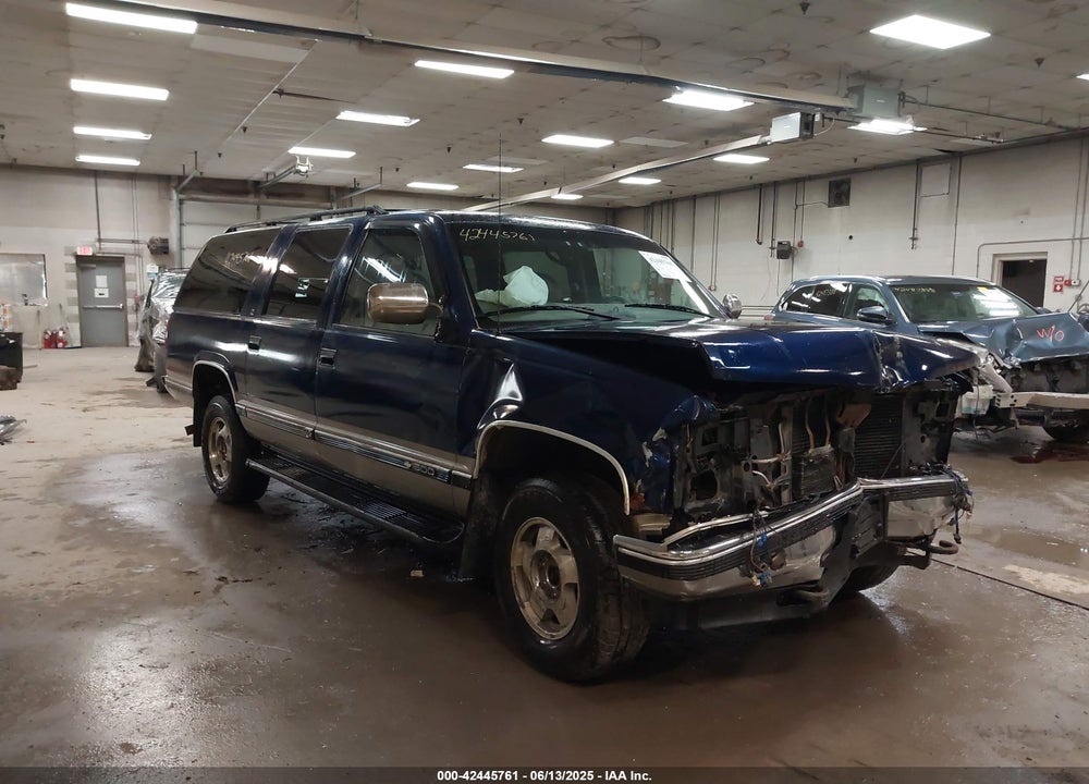 1999 CHEVROLET SUBURBAN 1500 LT VIN: 3GNFK16R5XG260732