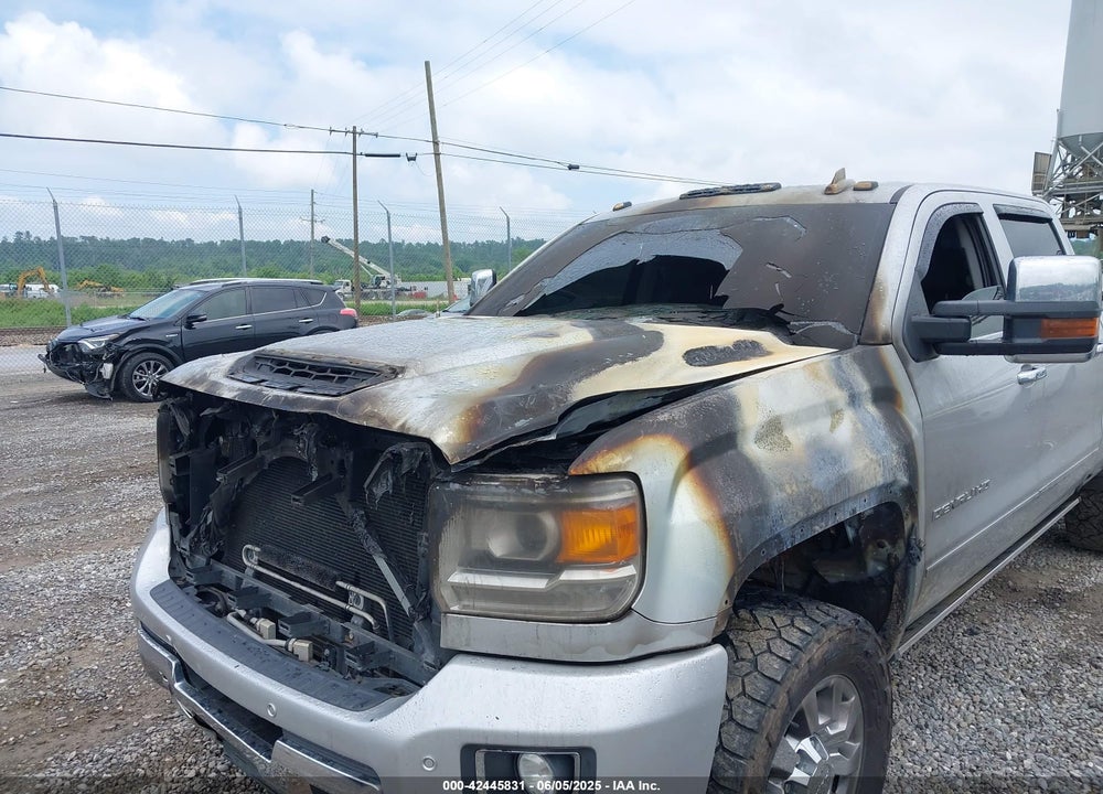 2017 GMC SIERRA 2500HD VIN: 1GT12UEY0HF222650