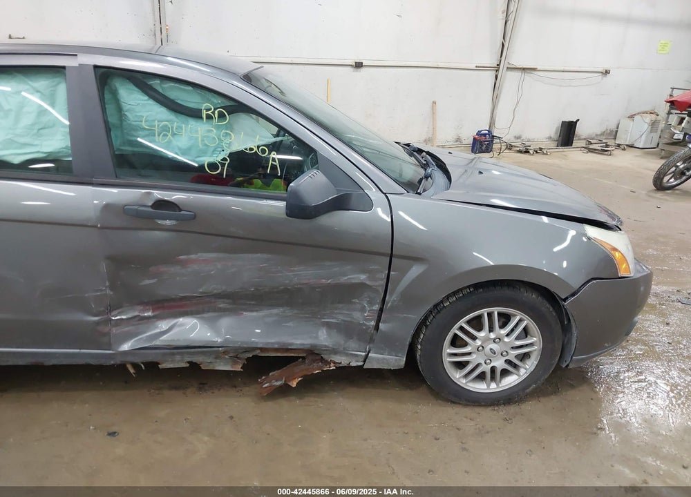 2009 FORD FOCUS SE VIN: 1FAHP35NX9W210268