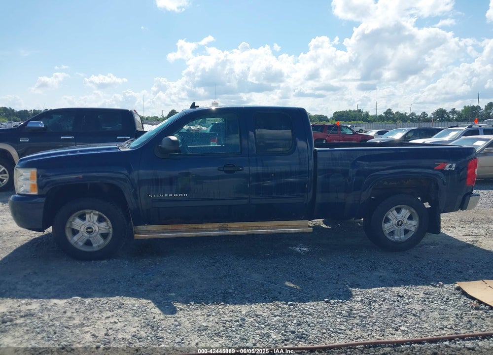 2010 CHEVROLET SILVERADO 1500 VIN: 1GCSKSE33AZ271035
