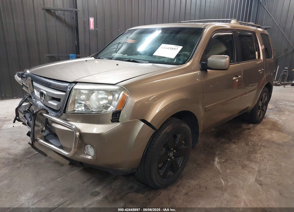 2011 HONDA PILOT EX VIN: 5FNYF4H46BB105596