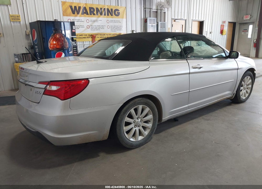 2011 CHRYSLER 200 VIN: 1C3BC2EG0BN592334