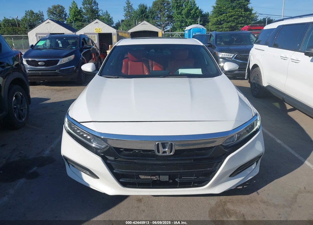 2019 HONDA ACCORD VIN: 1HGCV1F32KA019220