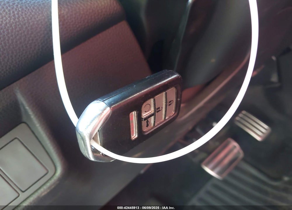 2019 HONDA ACCORD VIN: 1HGCV1F32KA019220