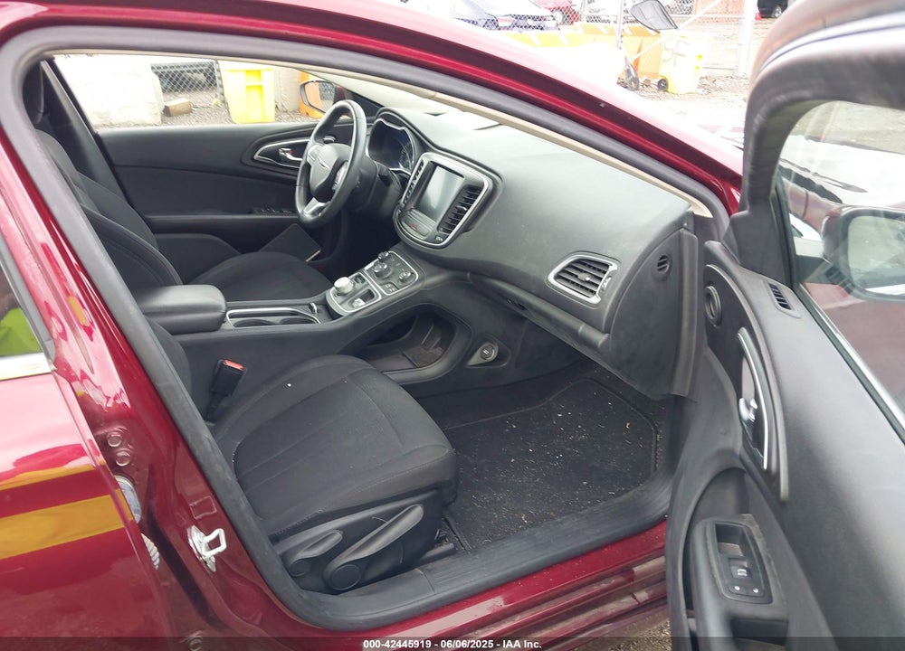 2016 CHRYSLER 200 VIN: 1C3CCCAB7GN175420