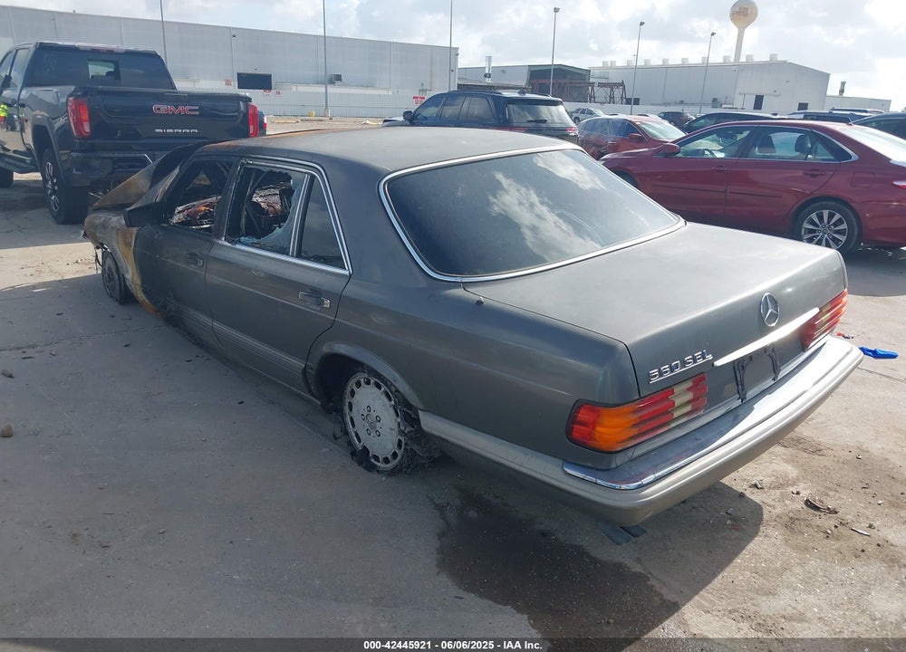 1990 MERCEDES-BENZ 560 VIN: WDBCA39E0LA505656