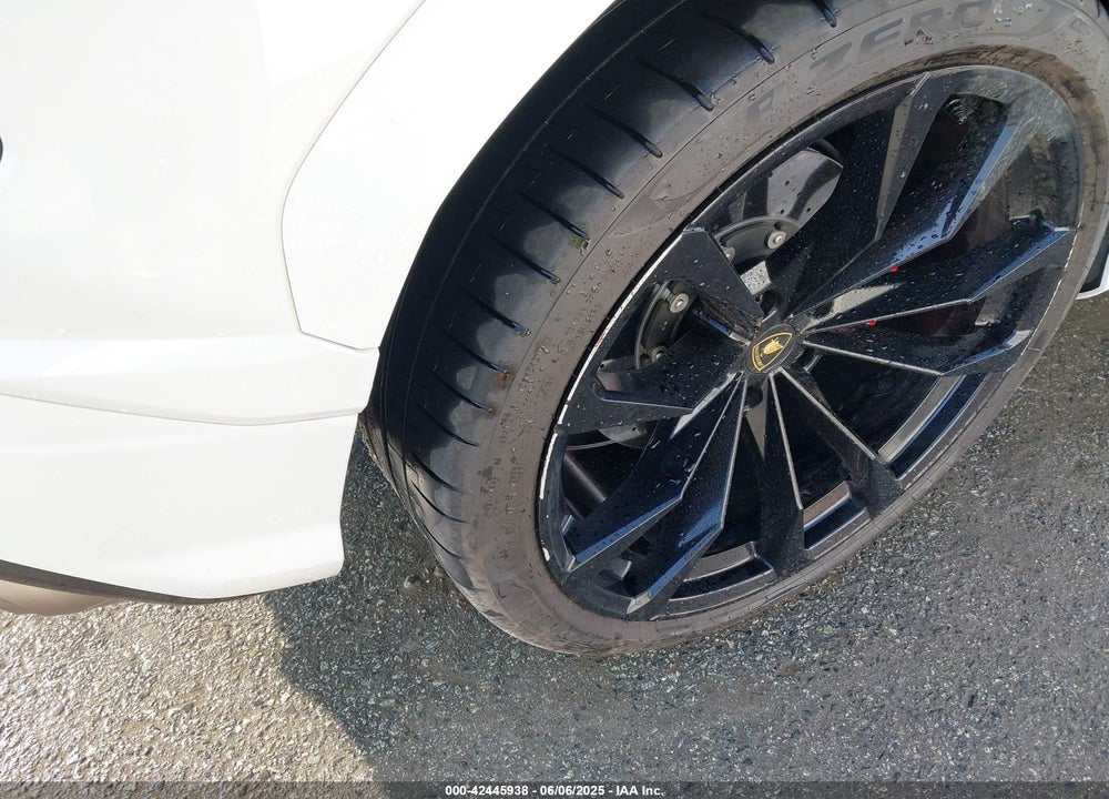 2022 LAMBORGHINI URUS GRAPHITE CAPSULE/PEARL CAPSULE VIN: ZPBUA1ZL2NLA18676