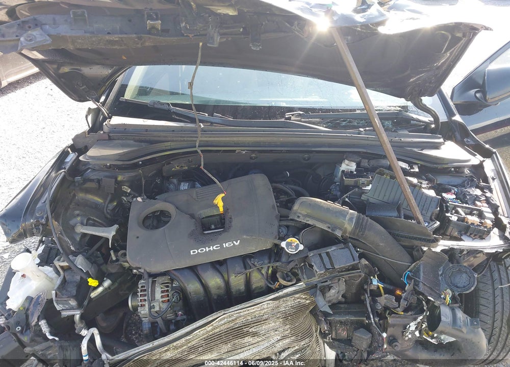 2017 HYUNDAI ELANTRA VIN: KMHD84LF0HU237234
