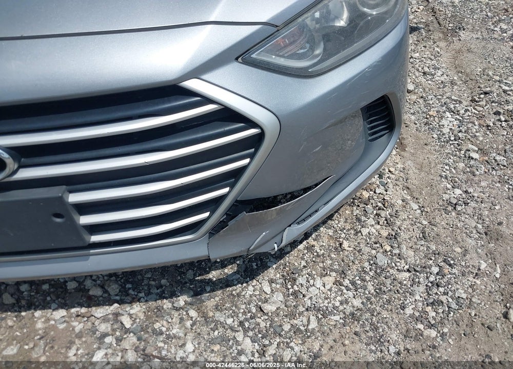 2017 HYUNDAI ELANTRA VIN: 5NPD74LF6HH083369