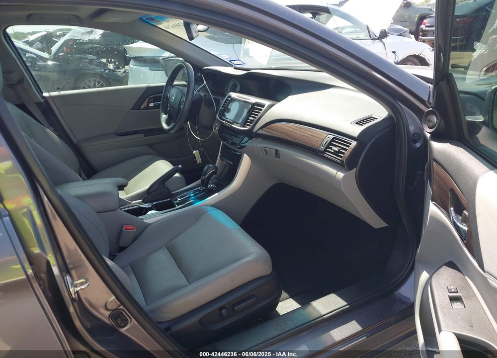 2017 HONDA ACCORD VIN: 1HGCR3F89HA039419