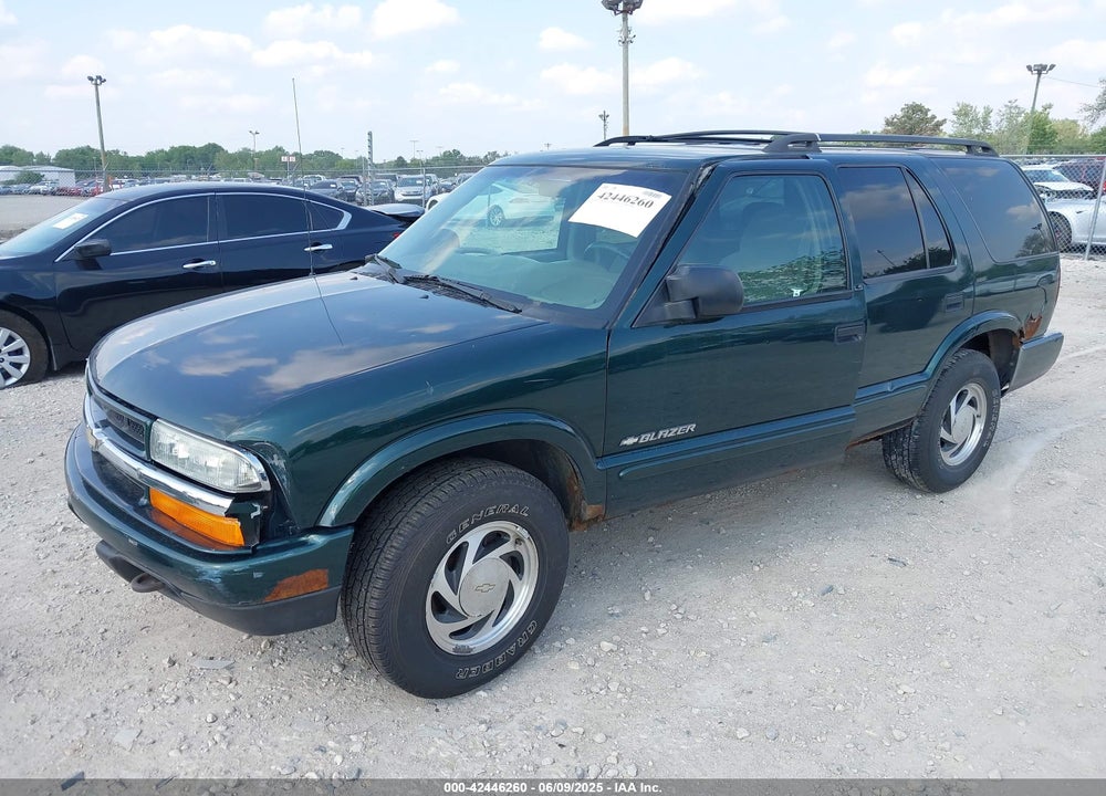 2002 CHEVROLET BLAZER LS VIN: 1GNDT13W12K157145