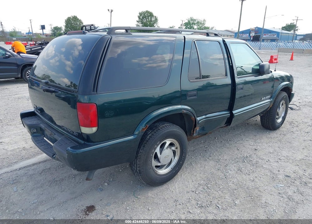 2002 CHEVROLET BLAZER LS VIN: 1GNDT13W12K157145