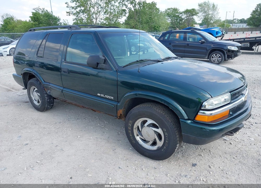 2002 CHEVROLET BLAZER LS VIN: 1GNDT13W12K157145