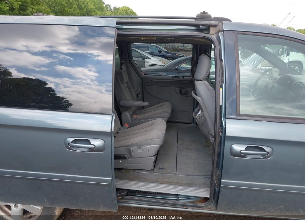2005 DODGE GRAND CARAVAN SXT VIN: 2D4GP44LX5R159260