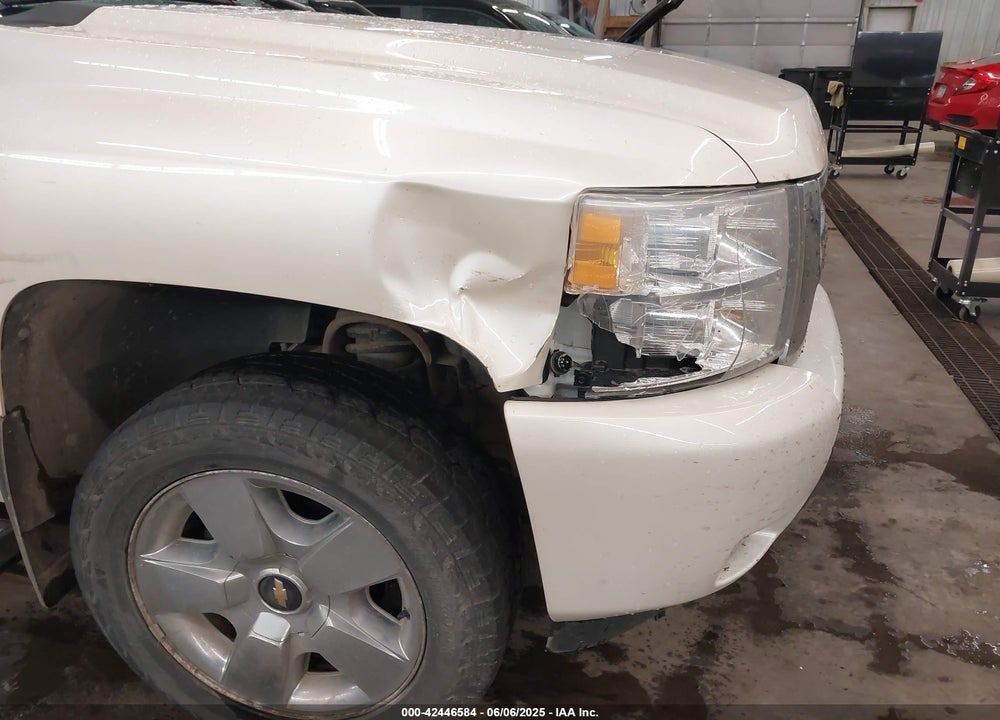 2011 CHEVROLET SILVERADO 1500 VIN: 3GCPKTE39BG329775