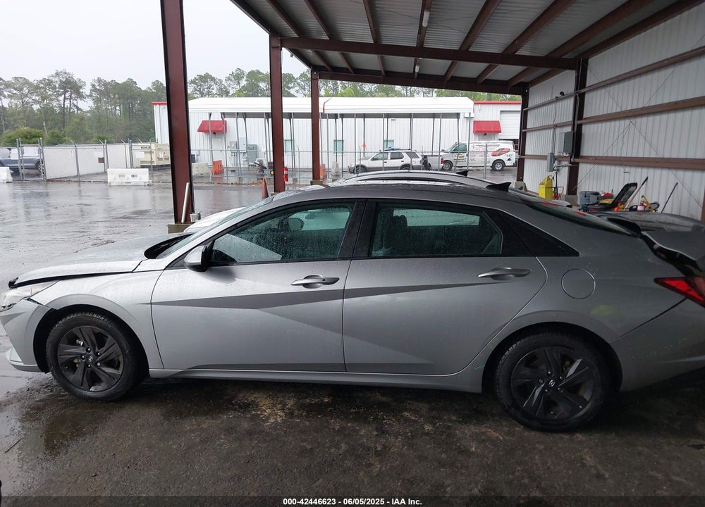 2021 HYUNDAI ELANTRA VIN: 5NPLM4AG9MH003217