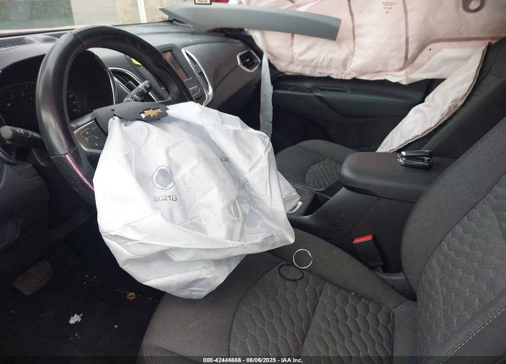 2019 CHEVROLET EQUINOX VIN: 3GNAXUEV4KL294379