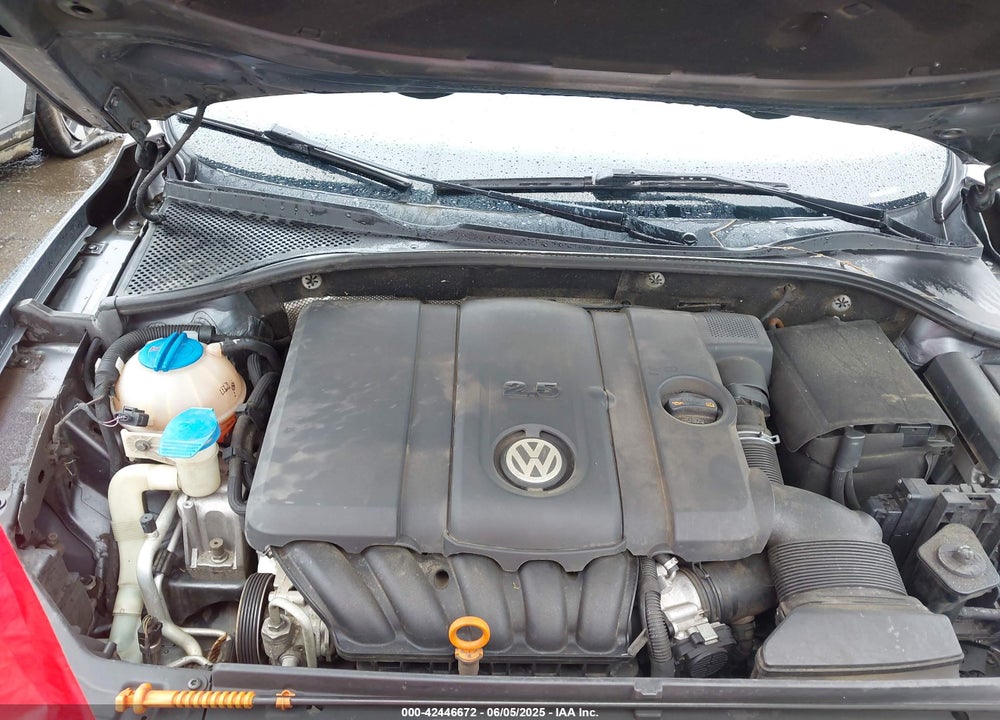 2013 VOLKSWAGEN PASSAT VIN: 1VWBH7A38DC032697