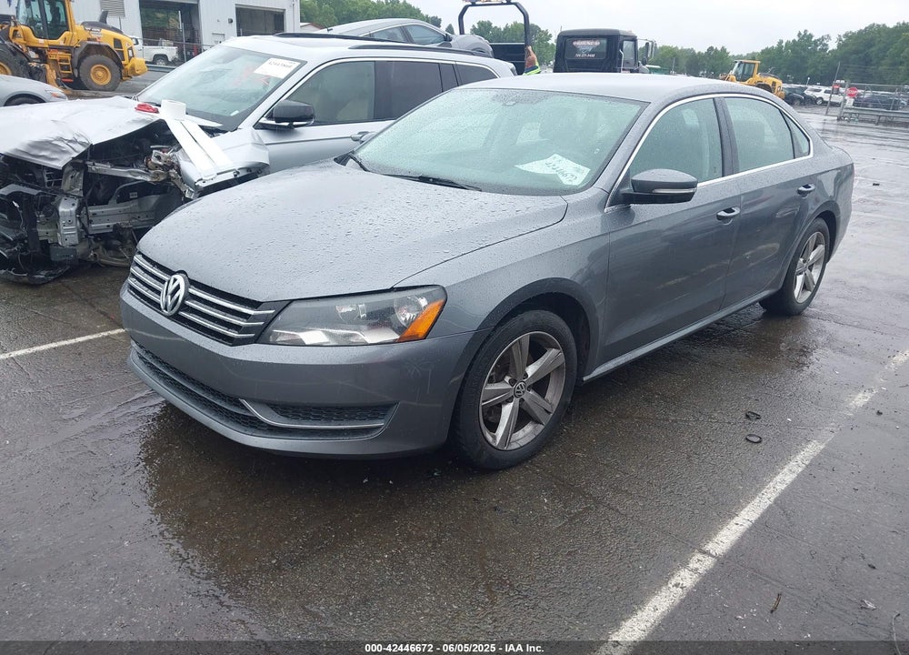 2013 VOLKSWAGEN PASSAT VIN: 1VWBH7A38DC032697