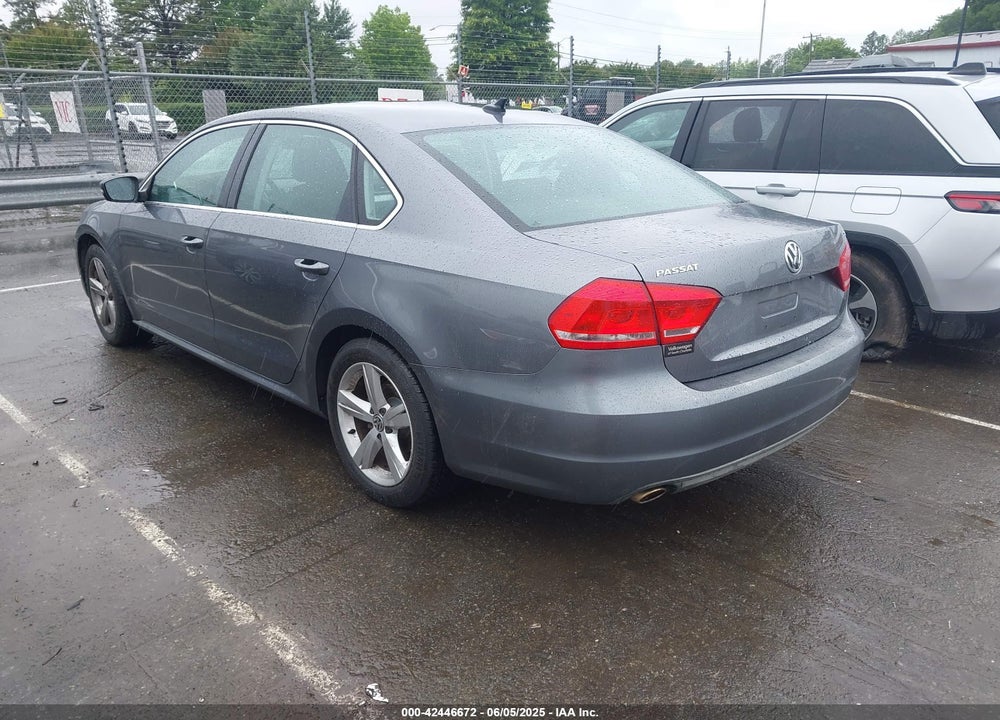2013 VOLKSWAGEN PASSAT VIN: 1VWBH7A38DC032697