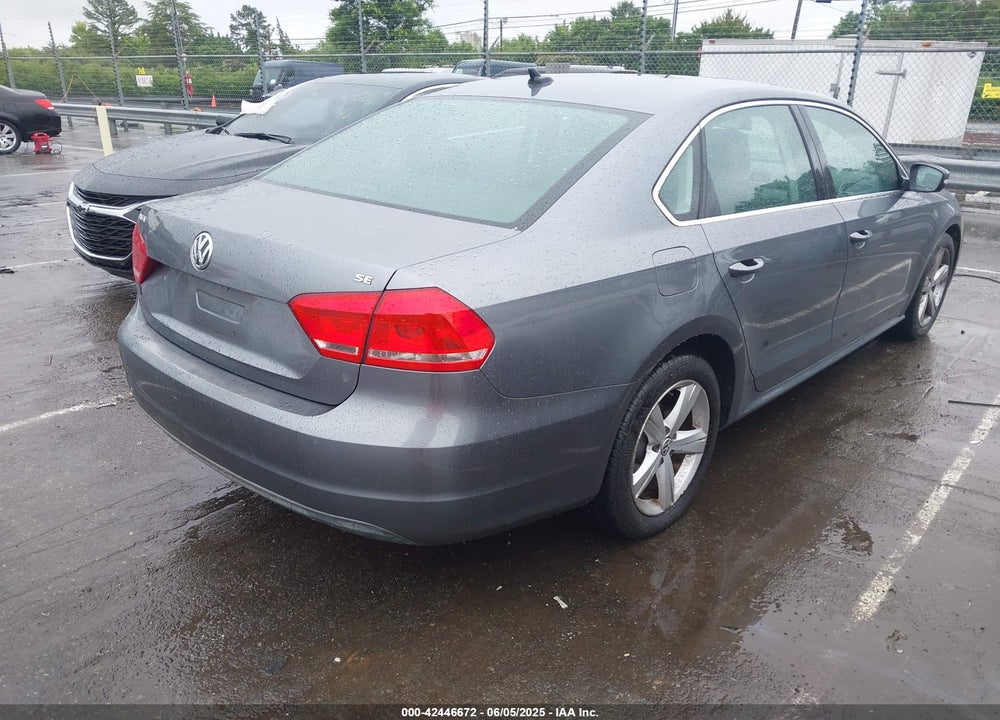 2013 VOLKSWAGEN PASSAT VIN: 1VWBH7A38DC032697
