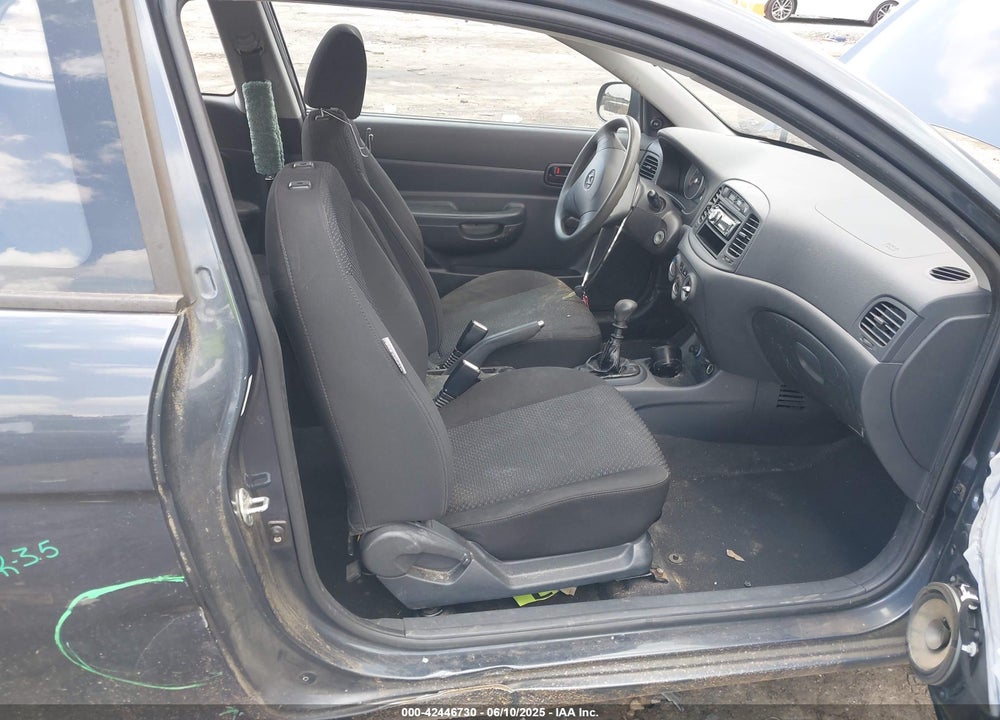 2010 HYUNDAI ACCENT VIN: KMHCM3AC8AU182130