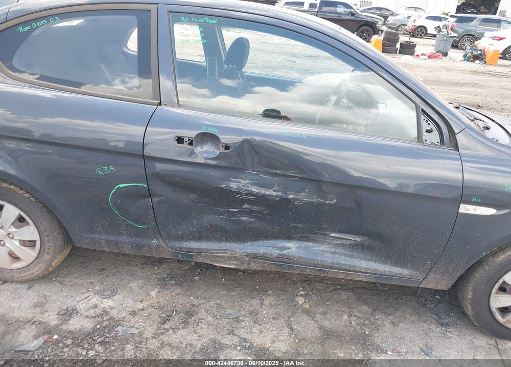 2010 HYUNDAI ACCENT VIN: KMHCM3AC8AU182130