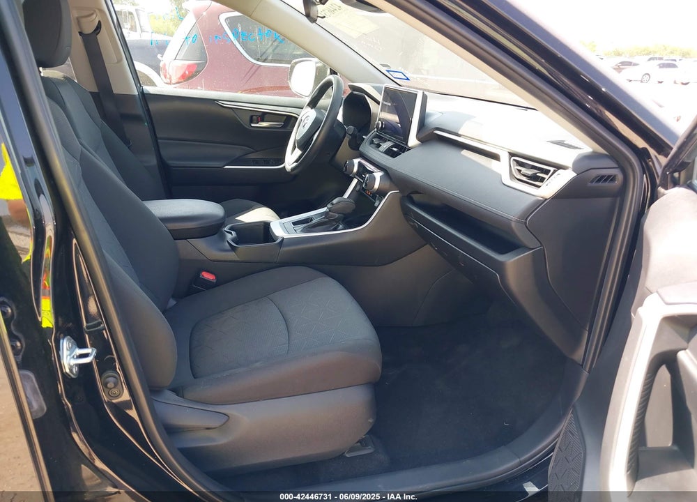 2024 TOYOTA RAV4 XLE VIN: 2T3W1RFV4RW337844
