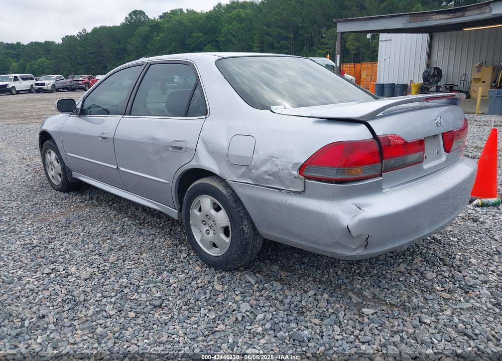 2002 HONDA ACCORD 3.0 EX VIN: 1HGCG16562A084499