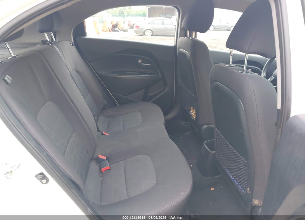 2015 KIA RIO VIN: KNADM5A30F6516518