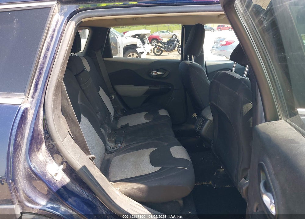 2014 JEEP CHEROKEE VIN: 1C4PJMCB7EW222894