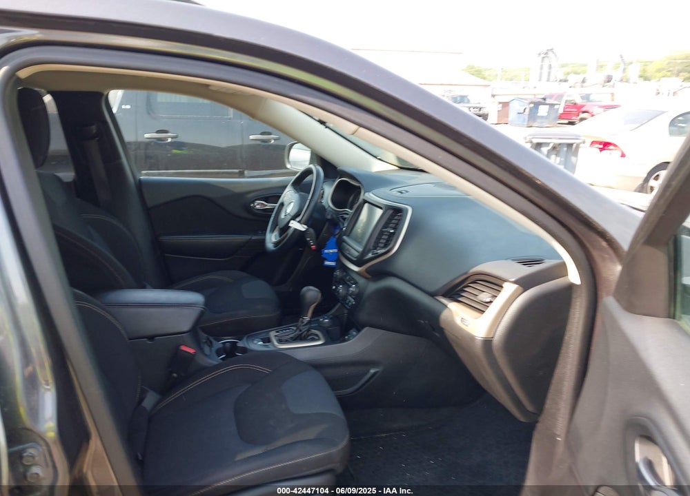 2015 JEEP CHEROKEE VIN: 1C4PJMCB1FW795128