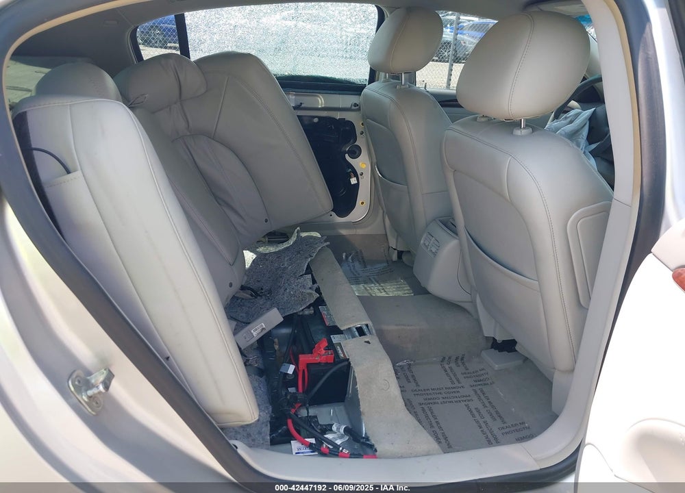 2011 BUICK LUCERNE VIN: 1G4HC5EM2BU123261