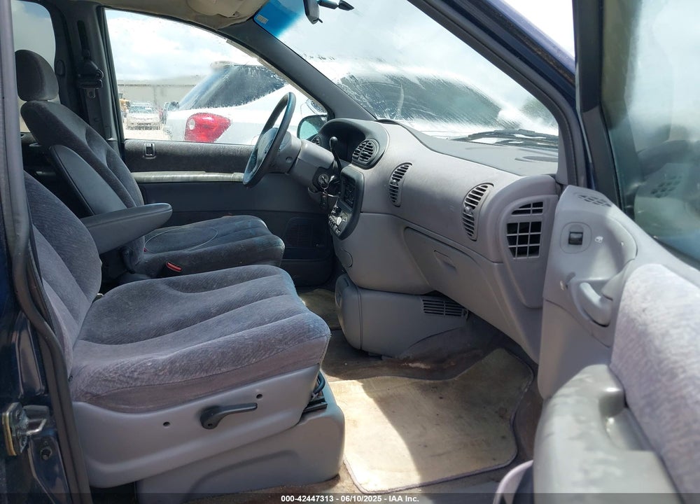 2000 DODGE GRAND CARAVAN LE VIN: 1B4GP54G0YB702783