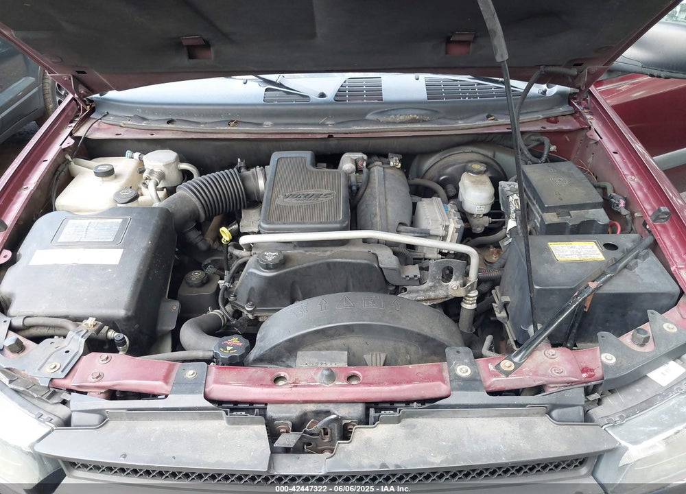 2005 CHEVROLET TRAILBLAZER LS VIN: 1GNDT13S752256537