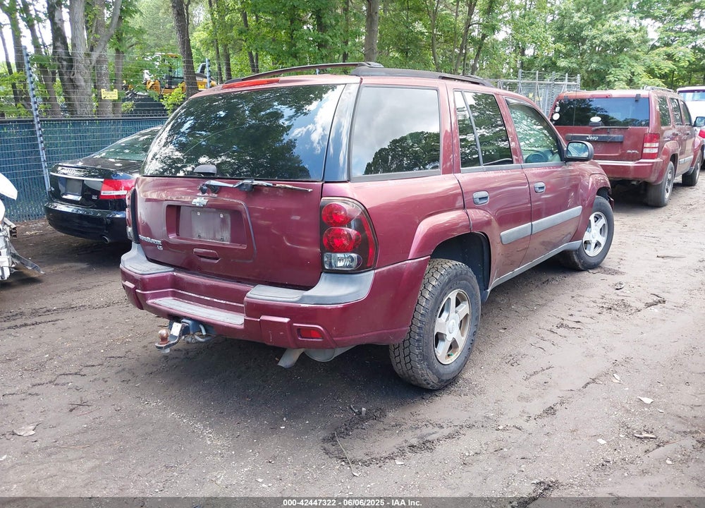 2005 CHEVROLET TRAILBLAZER LS VIN: 1GNDT13S752256537